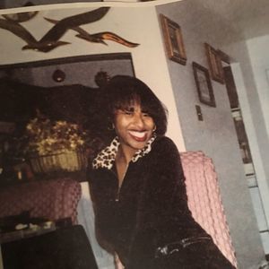 Meet your Posher, Hydia